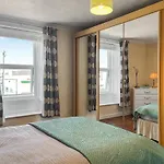 Nyaraló Midtown House *